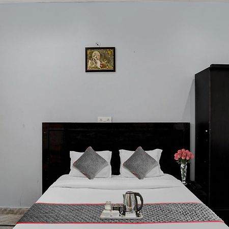 Hotel Collection O Samira Residency Near Botanic Garden Of Indian Republic Noida Exteriér fotografie