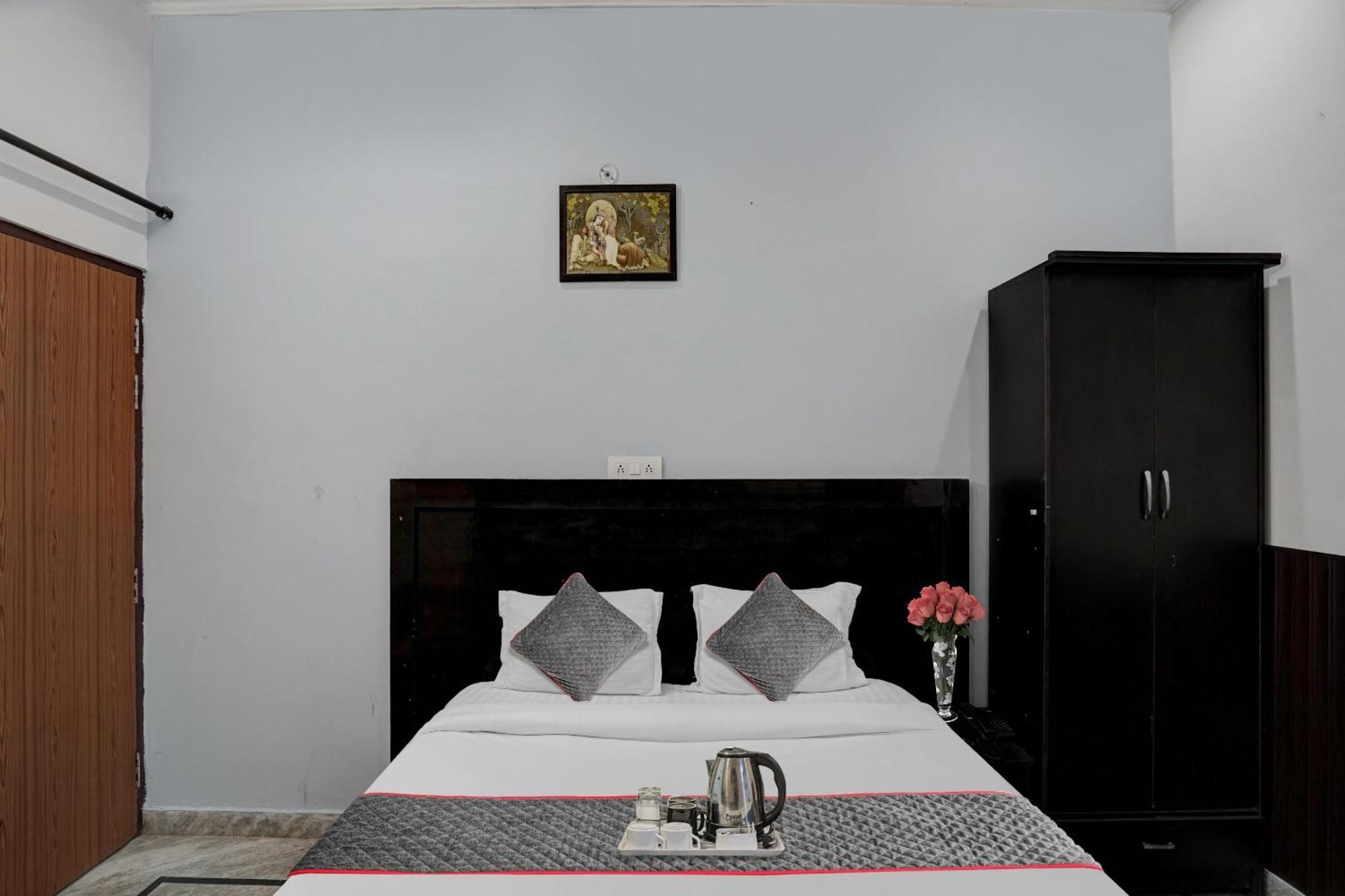 Hotel Collection O Samira Residency Near Botanic Garden Of Indian Republic Noida Exteriér fotografie