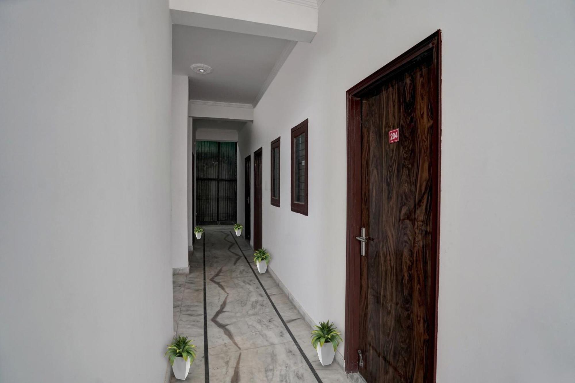 Hotel Collection O Samira Residency Near Botanic Garden Of Indian Republic Noida Exteriér fotografie