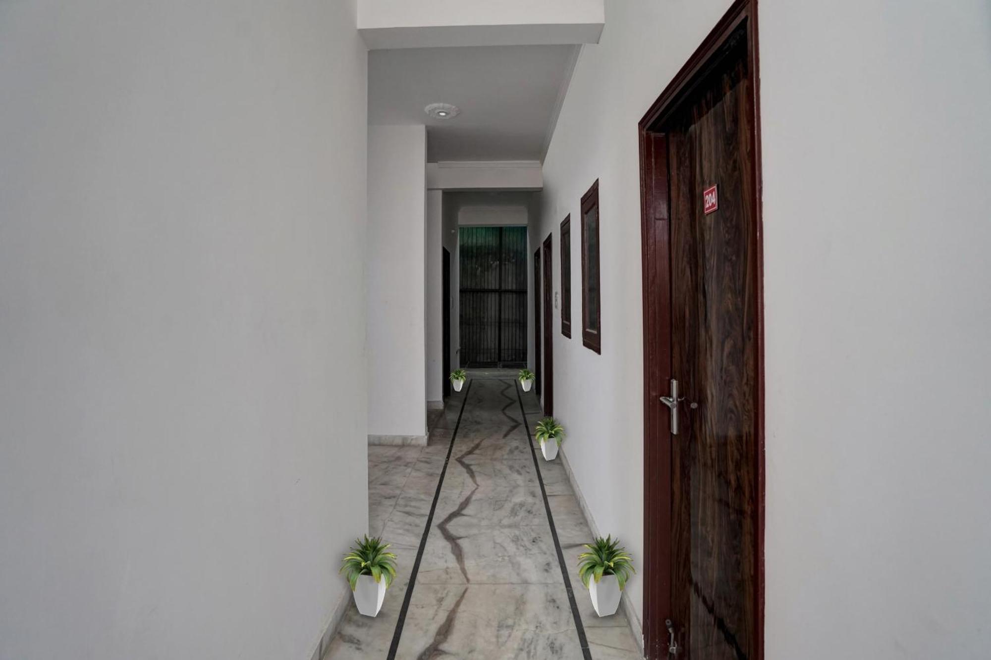Hotel Collection O Samira Residency Near Botanic Garden Of Indian Republic Noida Exteriér fotografie